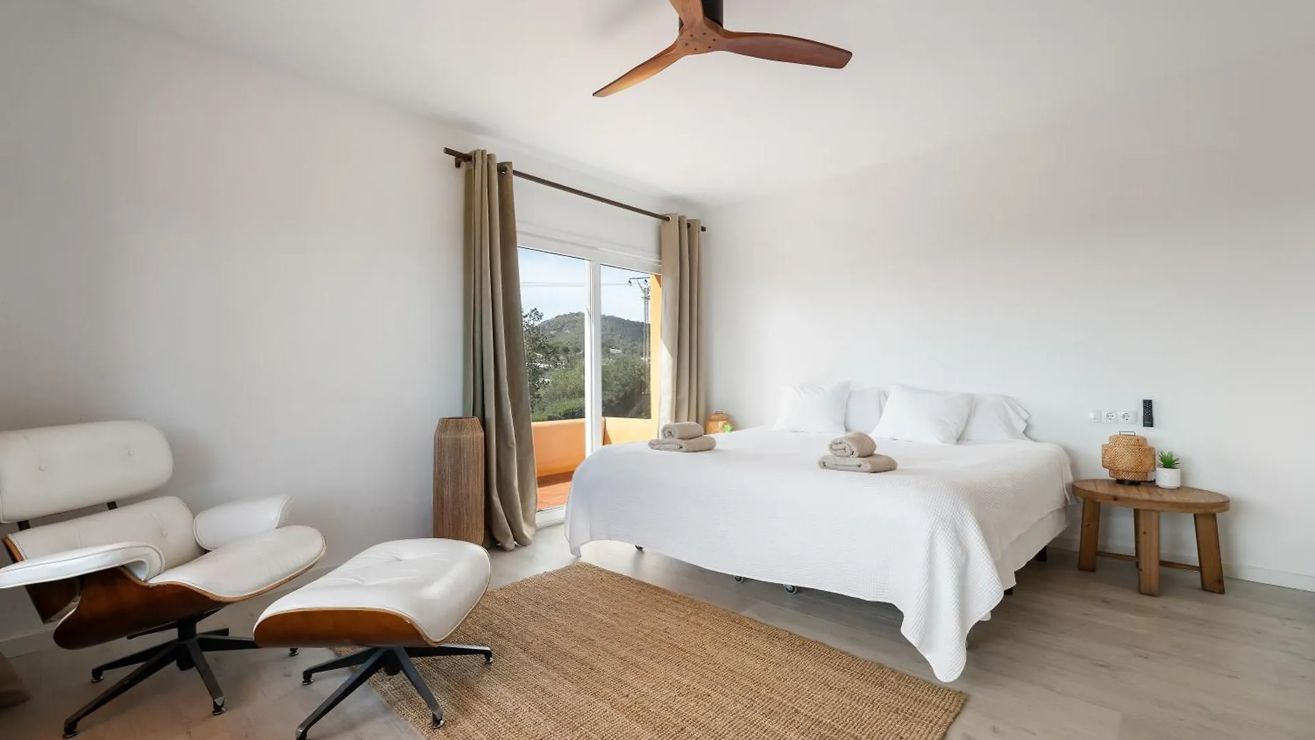 Дом отдыха Casa Four Charming Ibiza Villa With Sea View! Nuestra Senora de Jesus